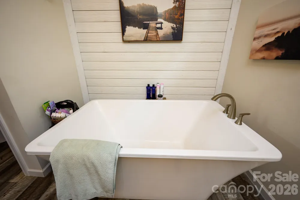 324 Plemmons Place Marion, NC 28752