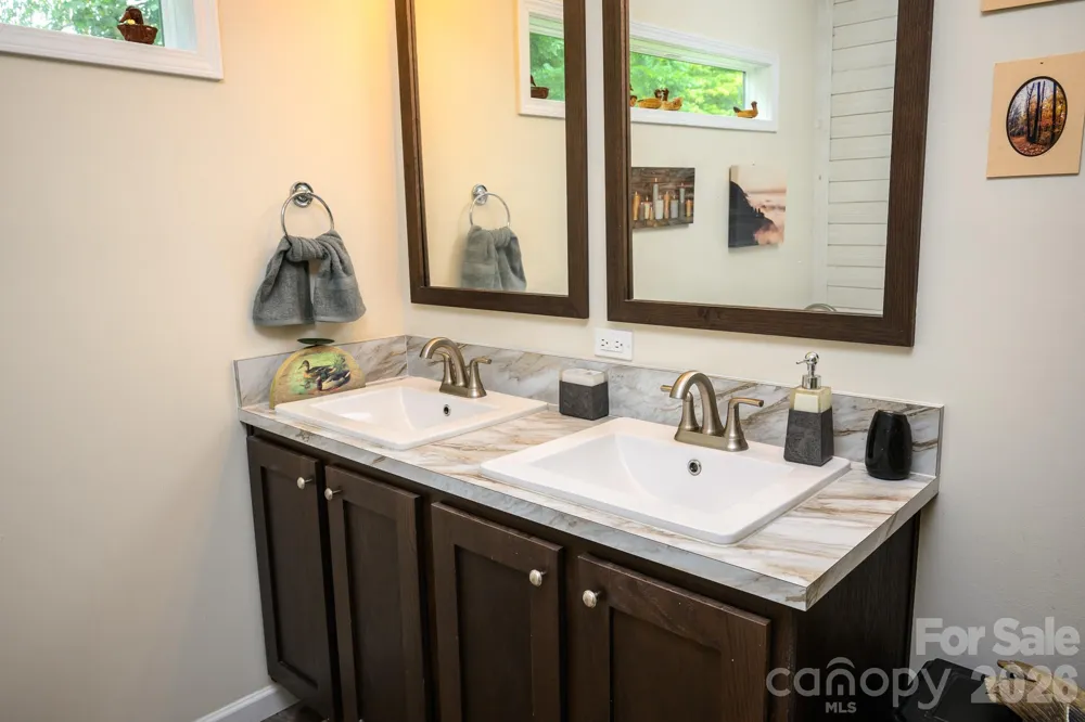 324 Plemmons Place Marion, NC 28752
