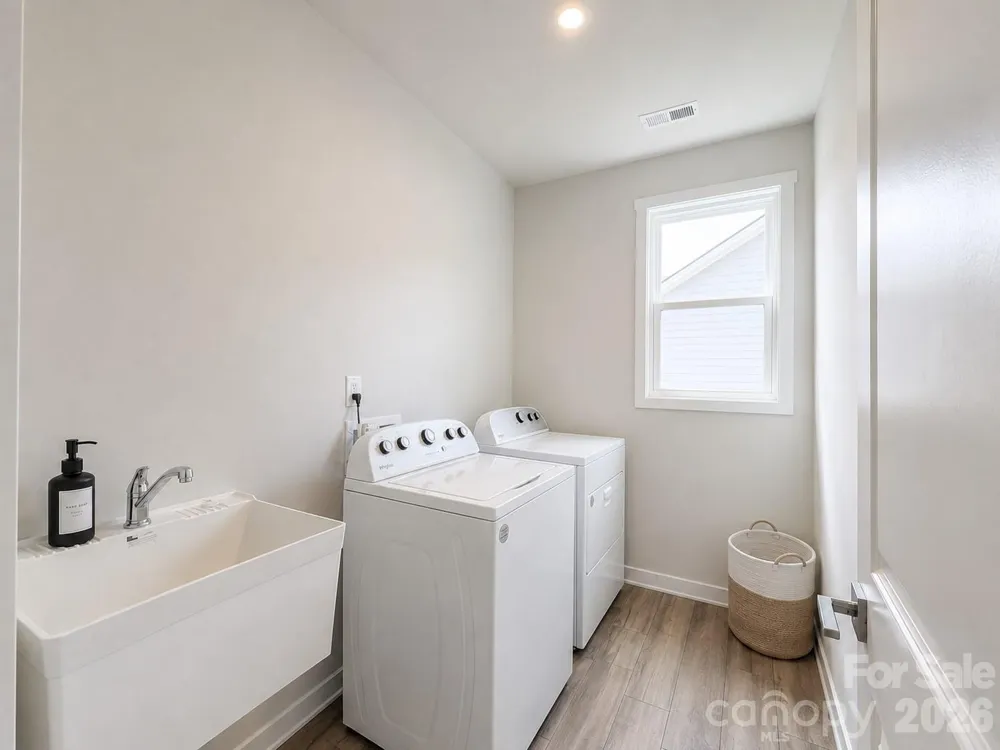 5132 Glenwalk Drive Charlotte, NC 28269