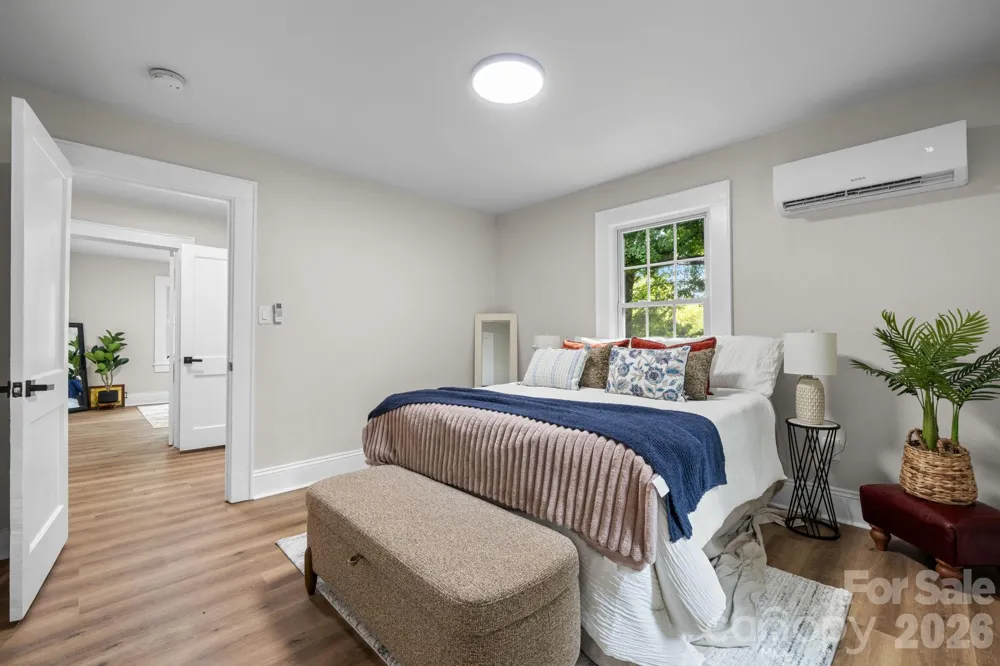 112 10th Avenue SE Hickory, NC 28602