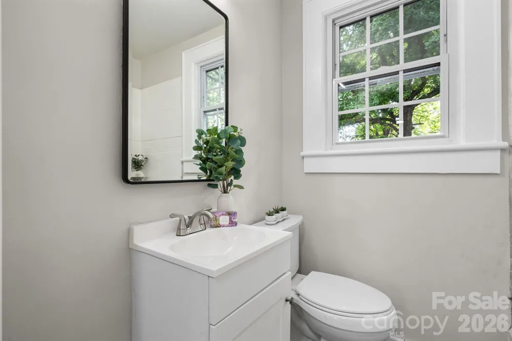 112 10th Avenue SE Hickory, NC 28602