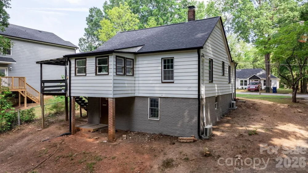 112 10th Avenue SE Hickory, NC 28602