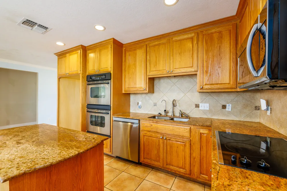 1506 Harwood Road Luling, TX 78648