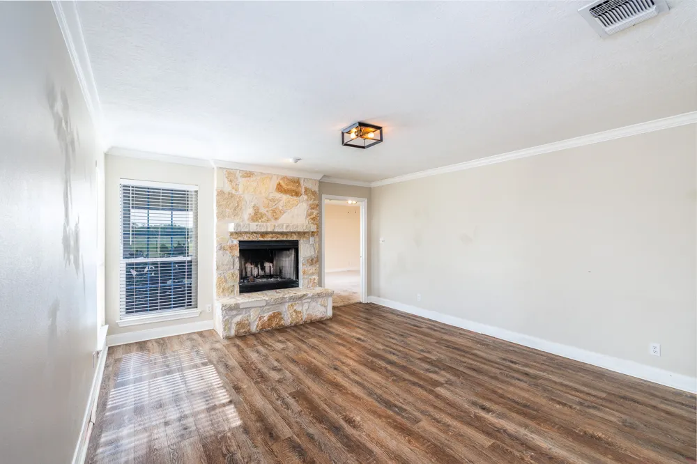 1506 Harwood Road Luling, TX 78648