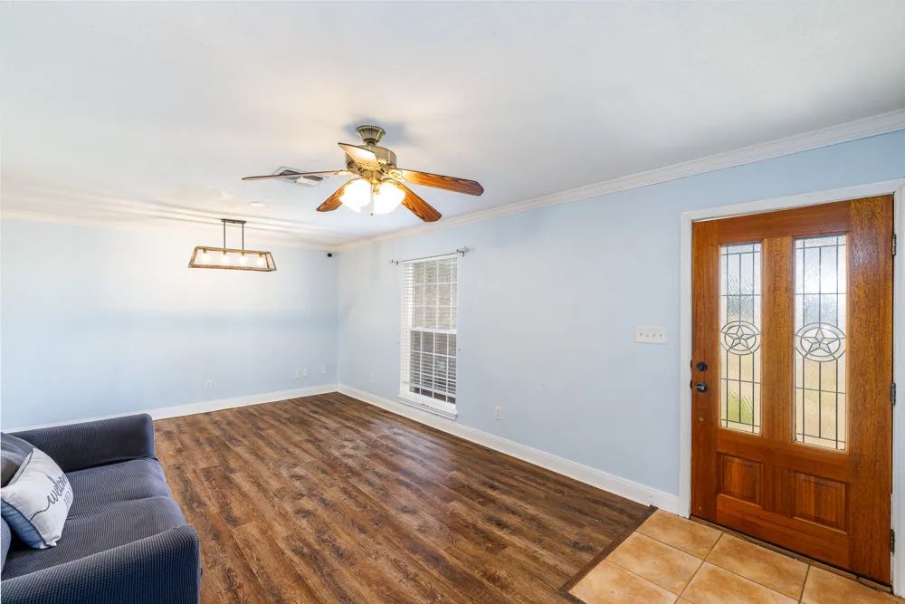 1506 Harwood Road Luling, TX 78648
