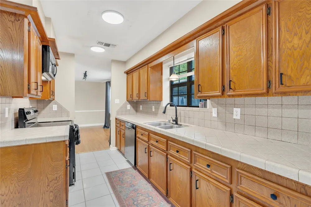 2701 20th Street Texas City, TX 77590