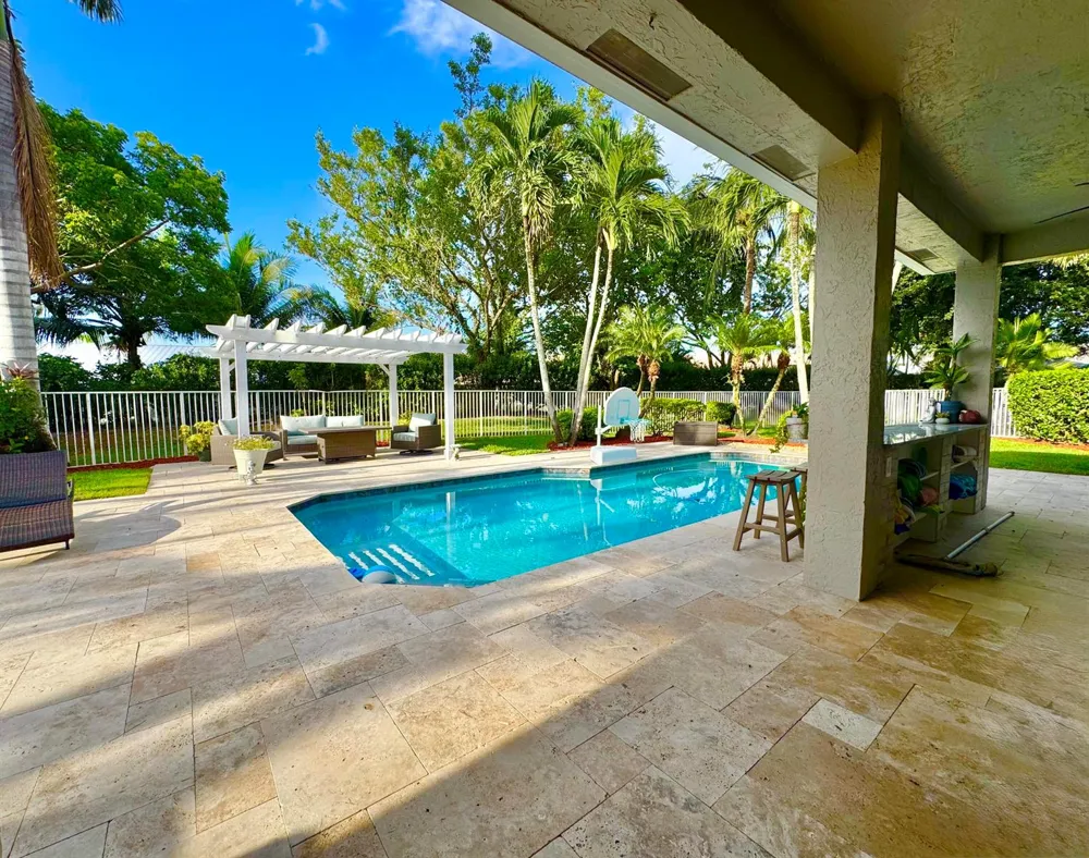 6566 Marbletree Lane Lake Worth, FL 33467