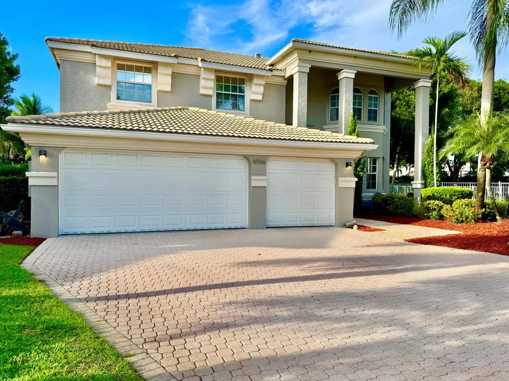6566 Marbletree Lane Lake Worth, FL 33467