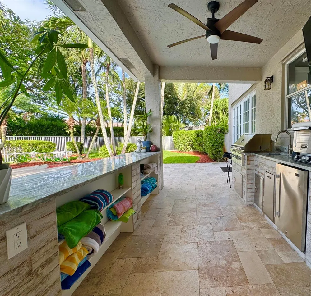 6566 Marbletree Lane Lake Worth, FL 33467