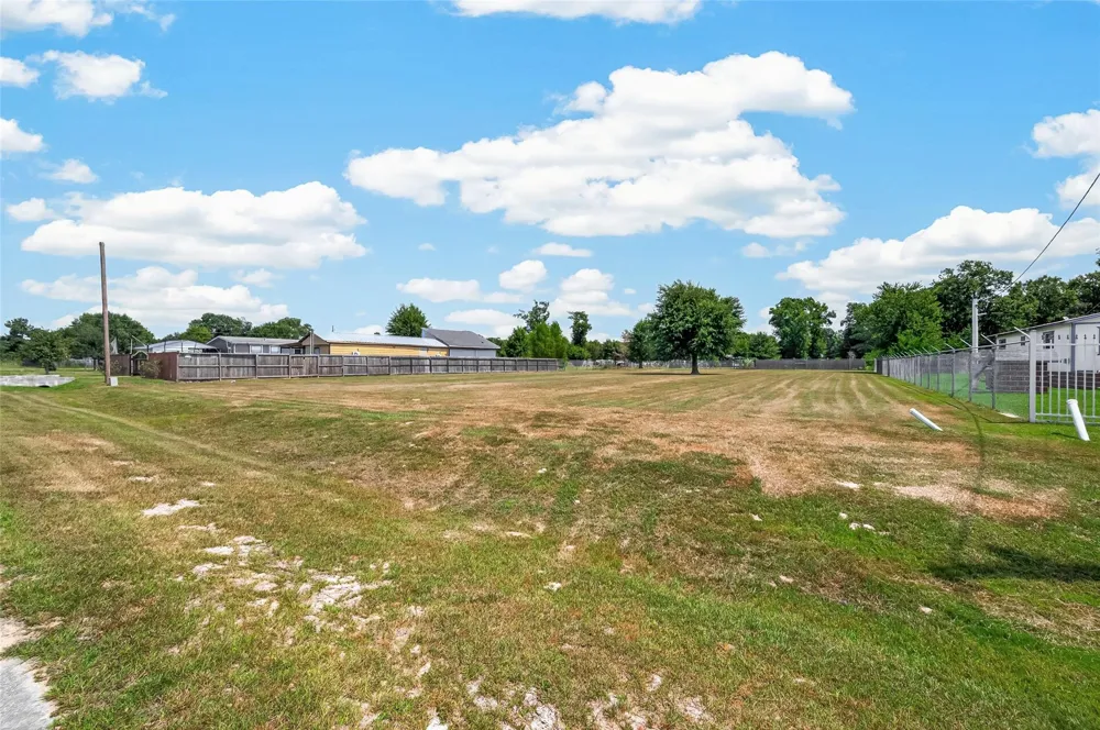 639 Road 5039 Cleveland, TX 77327