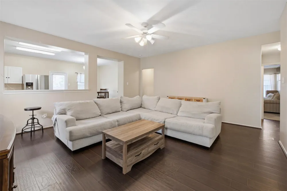 8011 Ginger Park Drive Baytown, TX 77521
