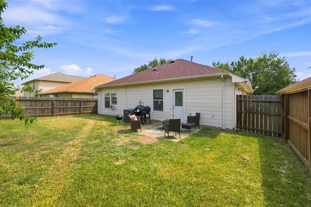 8011 Ginger Park Drive Baytown, TX 77521