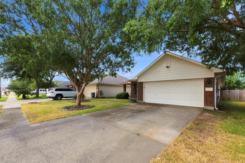 8011 Ginger Park Drive Baytown, TX 77521