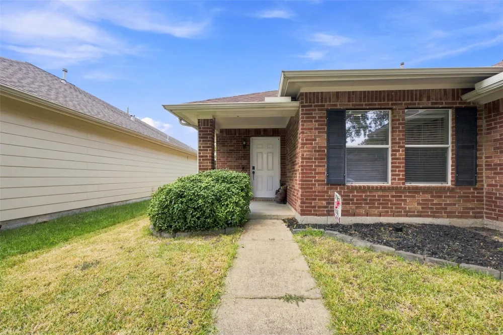 8011 Ginger Park Drive Baytown, TX 77521
