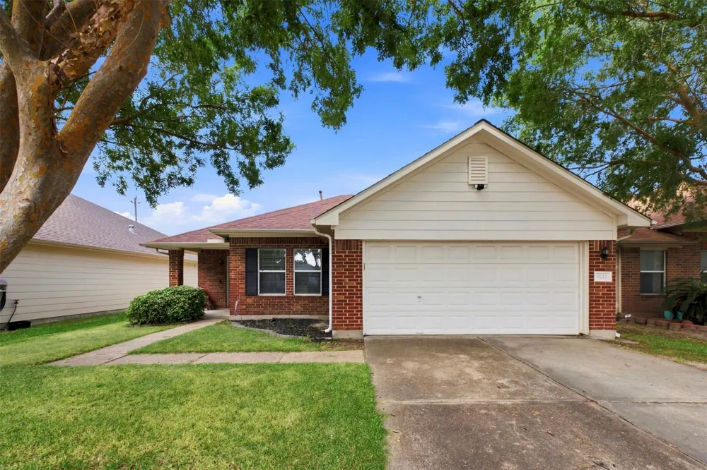 8011 Ginger Park Drive Baytown, TX 77521