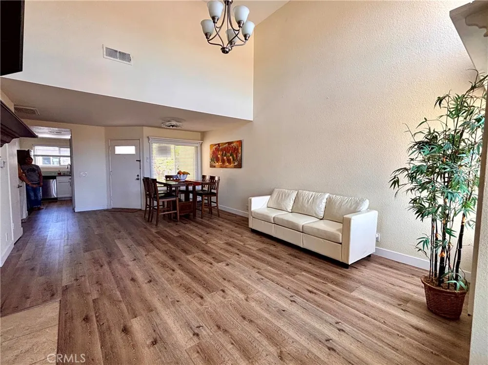 27886 Violet Mission Viejo, CA 92691