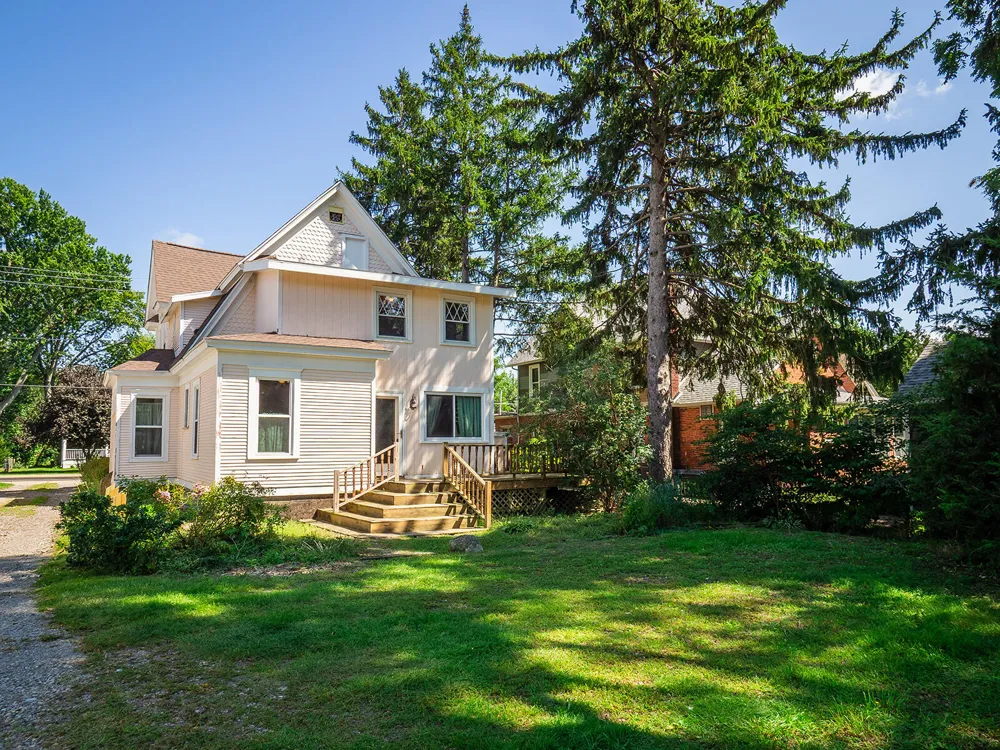210 S Elm Street Three Oaks, MI 49128