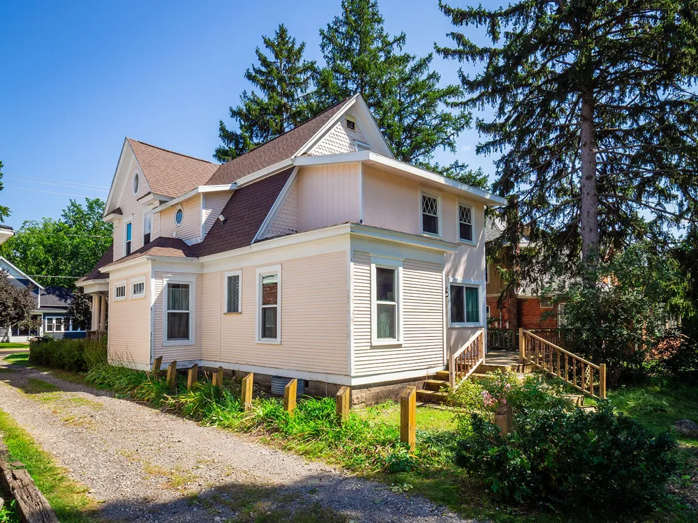 210 S Elm Street Three Oaks, MI 49128