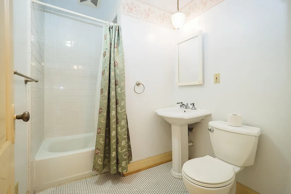 210 S Elm Street Three Oaks, MI 49128