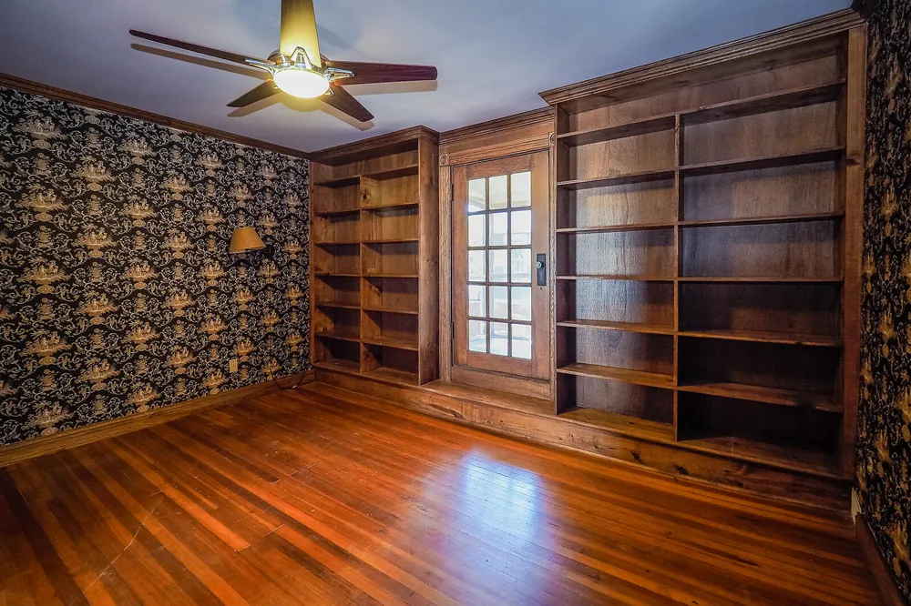 210 S Elm Street Three Oaks, MI 49128