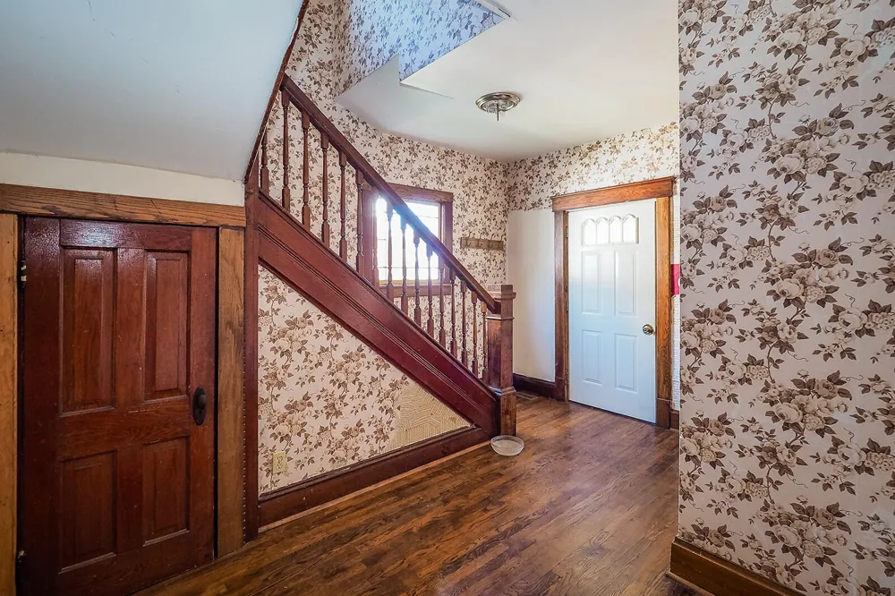 210 S Elm Street Three Oaks, MI 49128