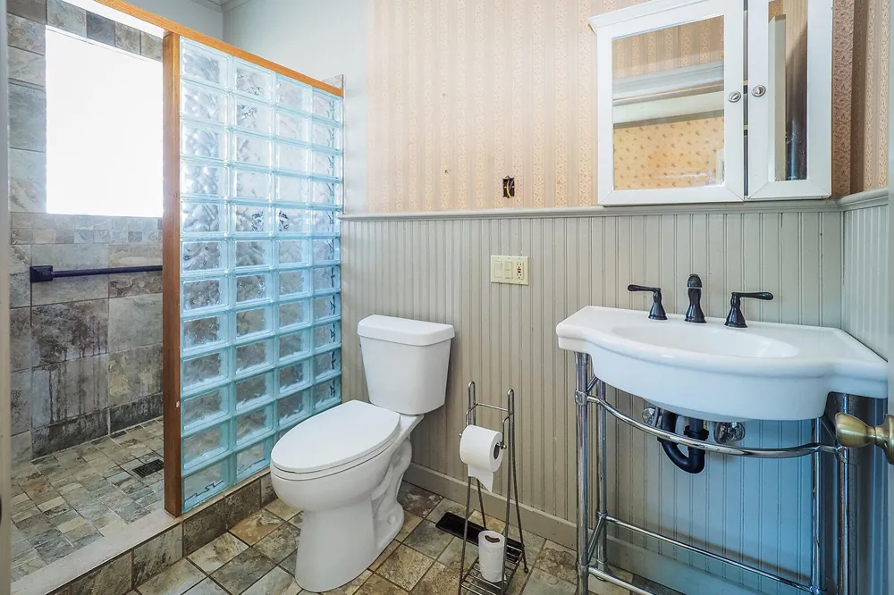210 S Elm Street Three Oaks, MI 49128