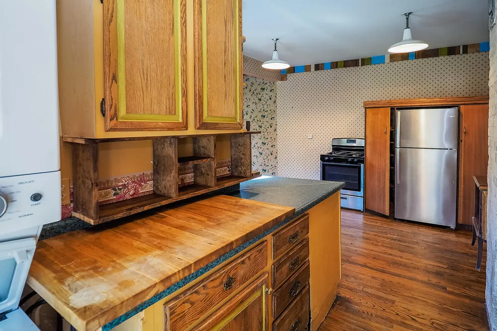 210 S Elm Street Three Oaks, MI 49128