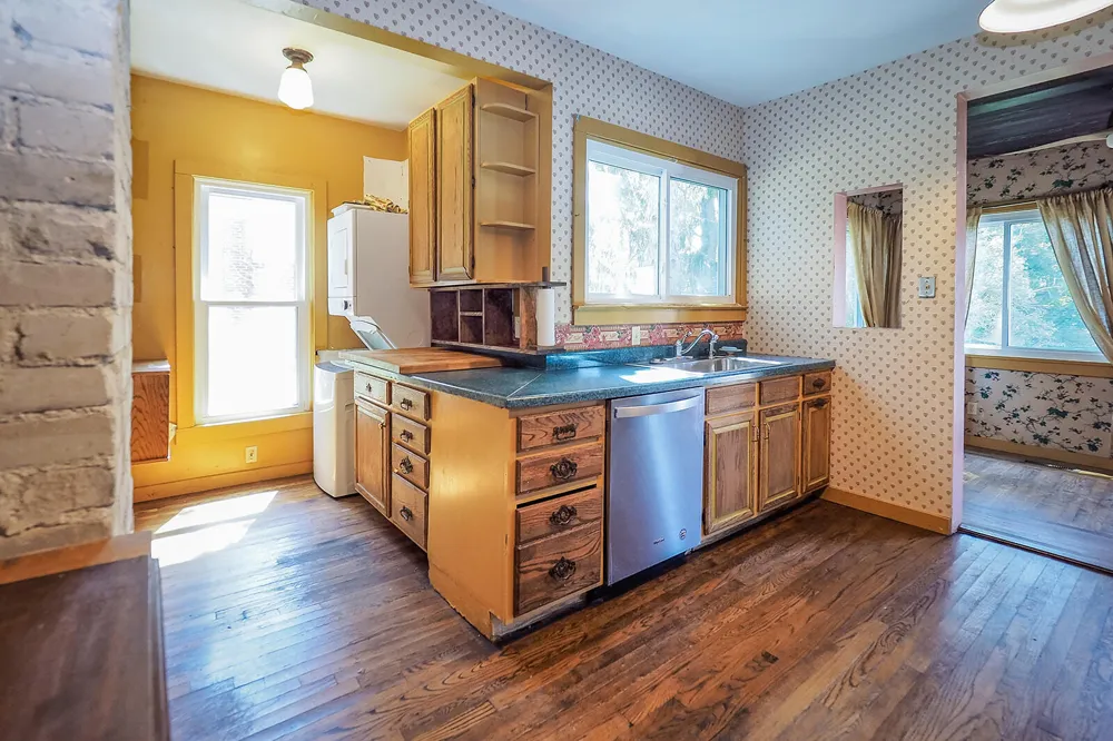 210 S Elm Street Three Oaks, MI 49128