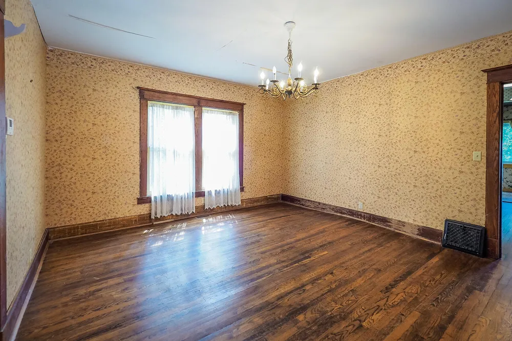 210 S Elm Street Three Oaks, MI 49128