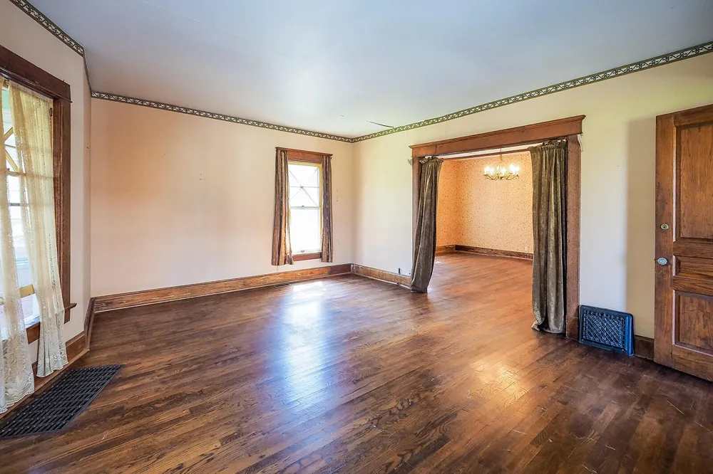 210 S Elm Street Three Oaks, MI 49128