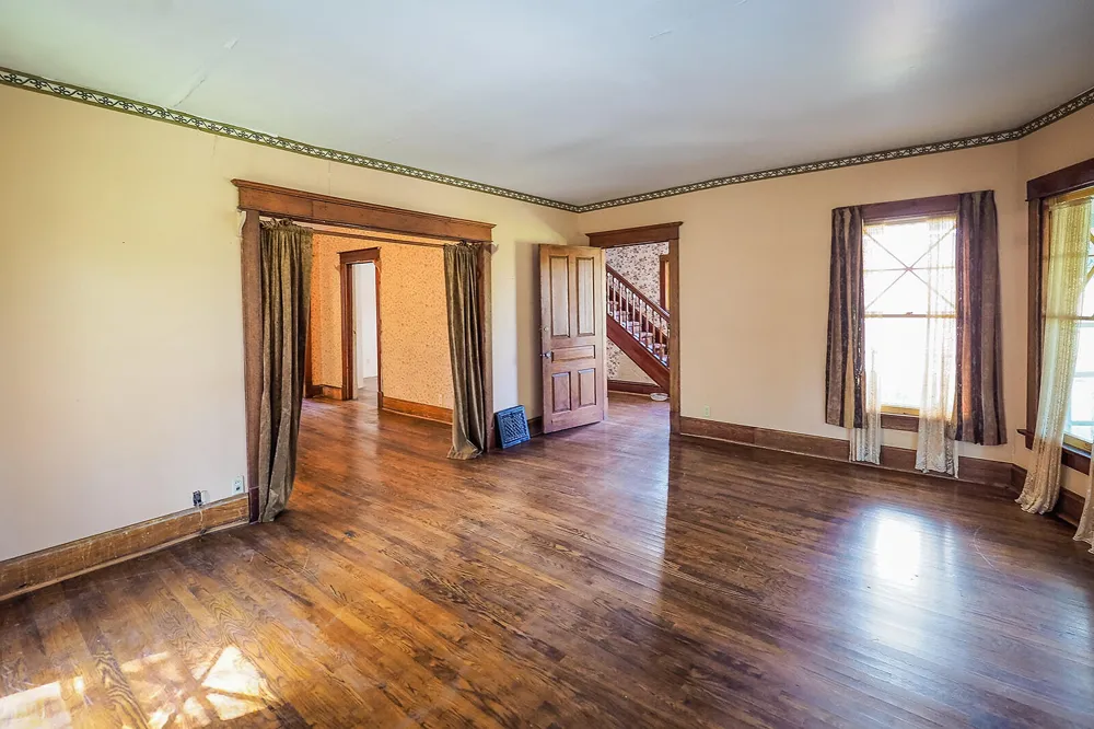 210 S Elm Street Three Oaks, MI 49128