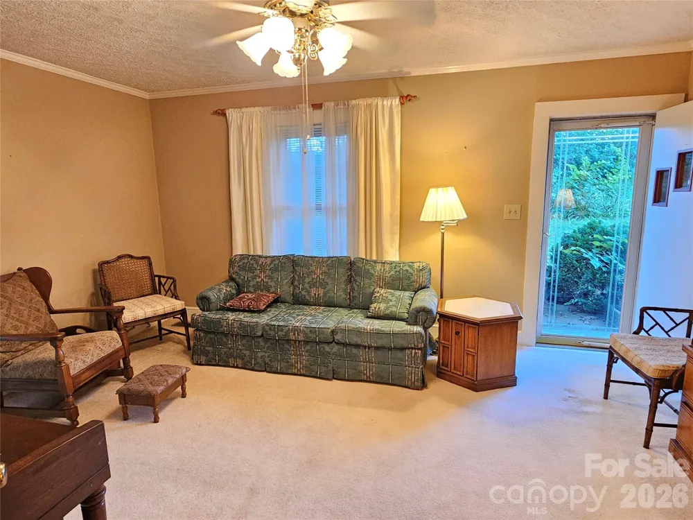 5086 Burkemont Road Morganton, NC 28655