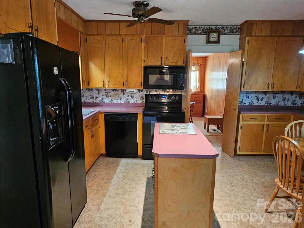 5086 Burkemont Road Morganton, NC 28655