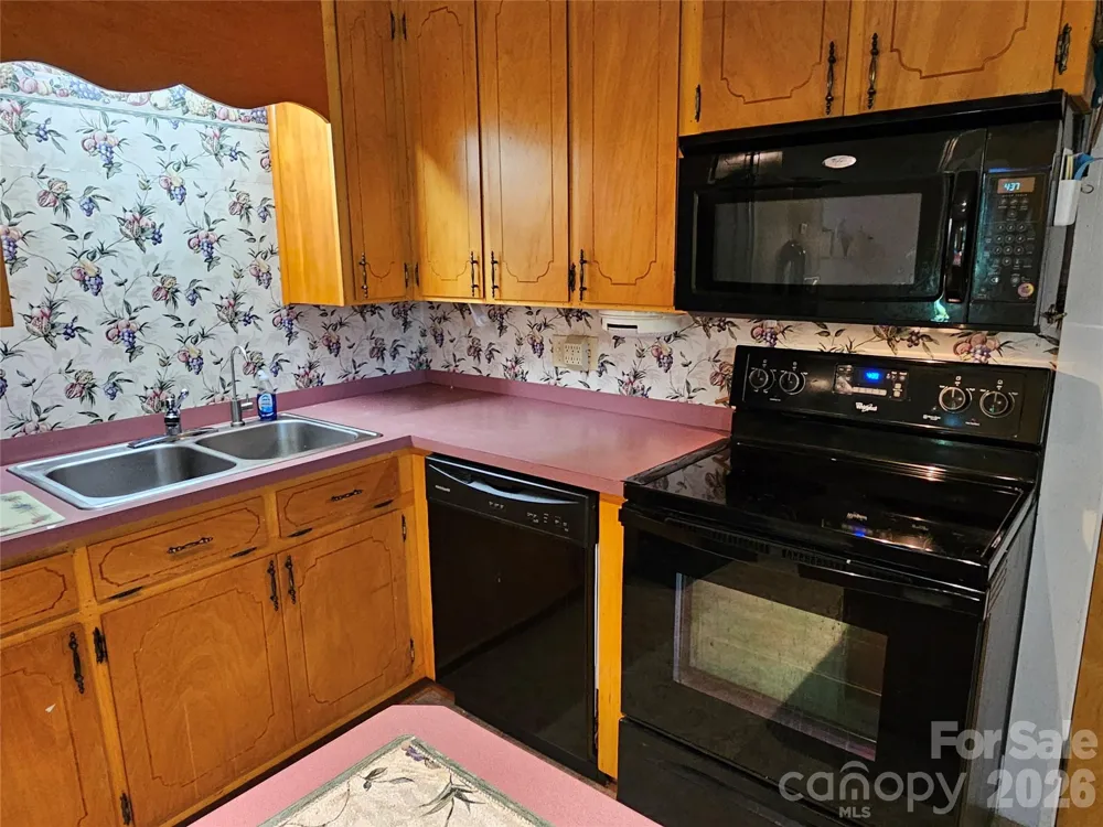 5086 Burkemont Road Morganton, NC 28655
