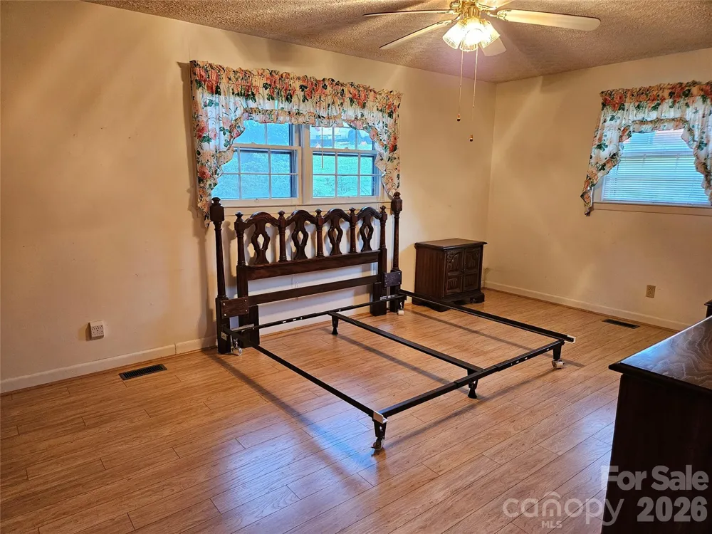 5086 Burkemont Road Morganton, NC 28655
