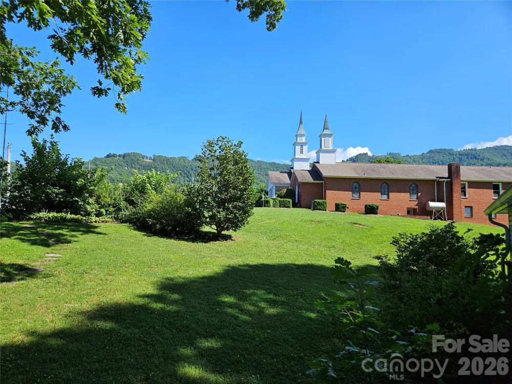 5086 Burkemont Road Morganton, NC 28655