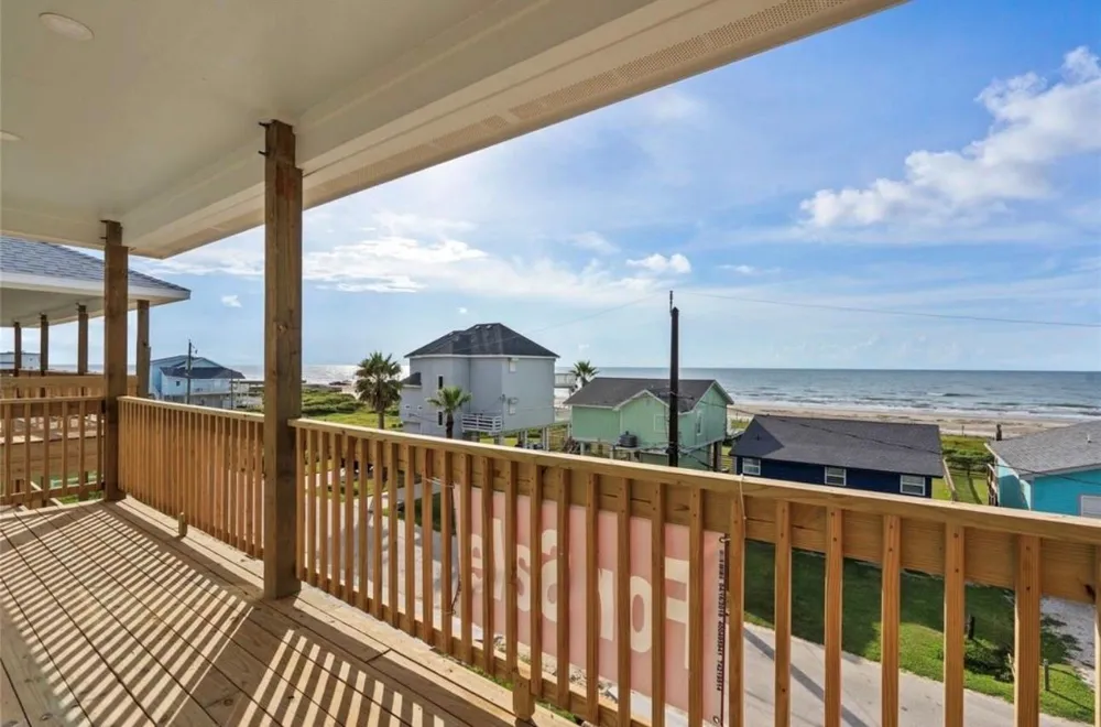 17418 Bristow Galveston, TX 77554
