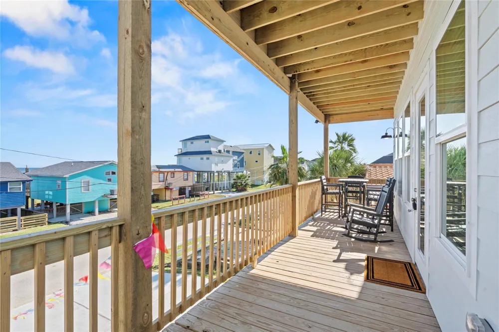 17418 Bristow Galveston, TX 77554