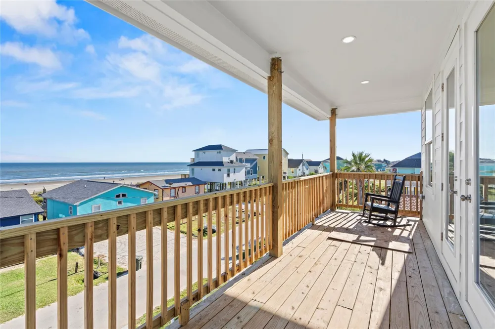 17418 Bristow Galveston, TX 77554