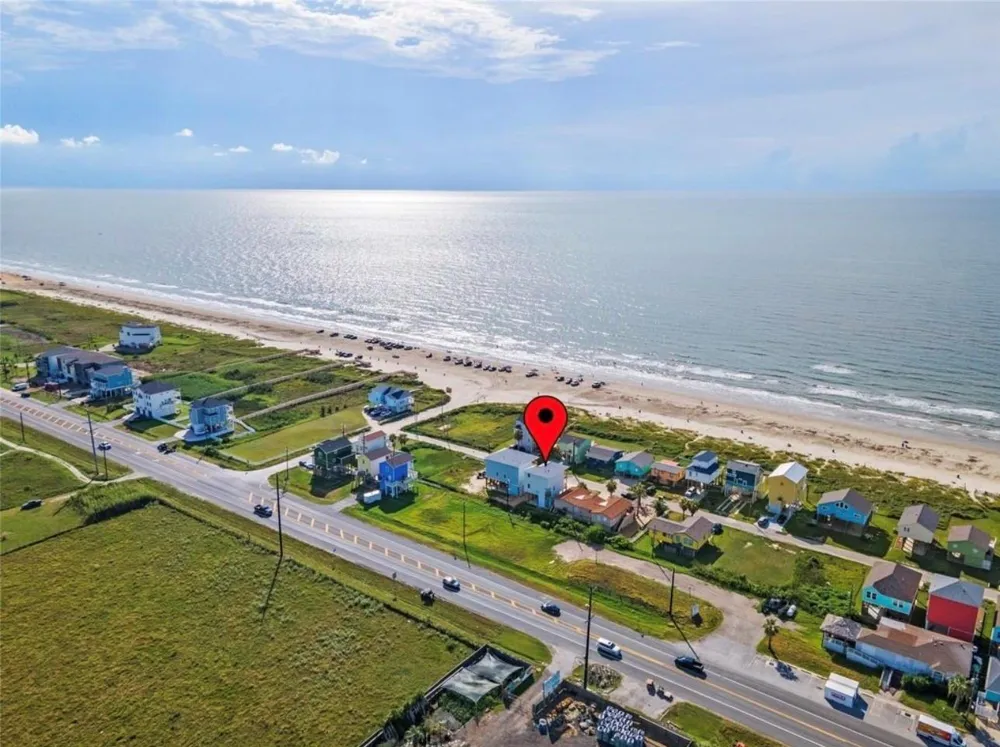 17418 Bristow Galveston, TX 77554