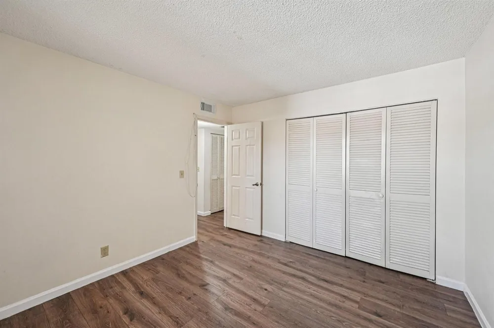 4682 OAK TERRACE DRIVE #4682 