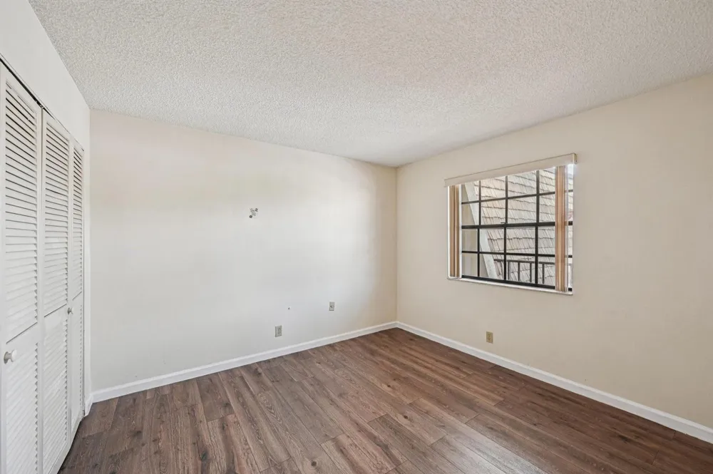 4682 OAK TERRACE DRIVE #4682 