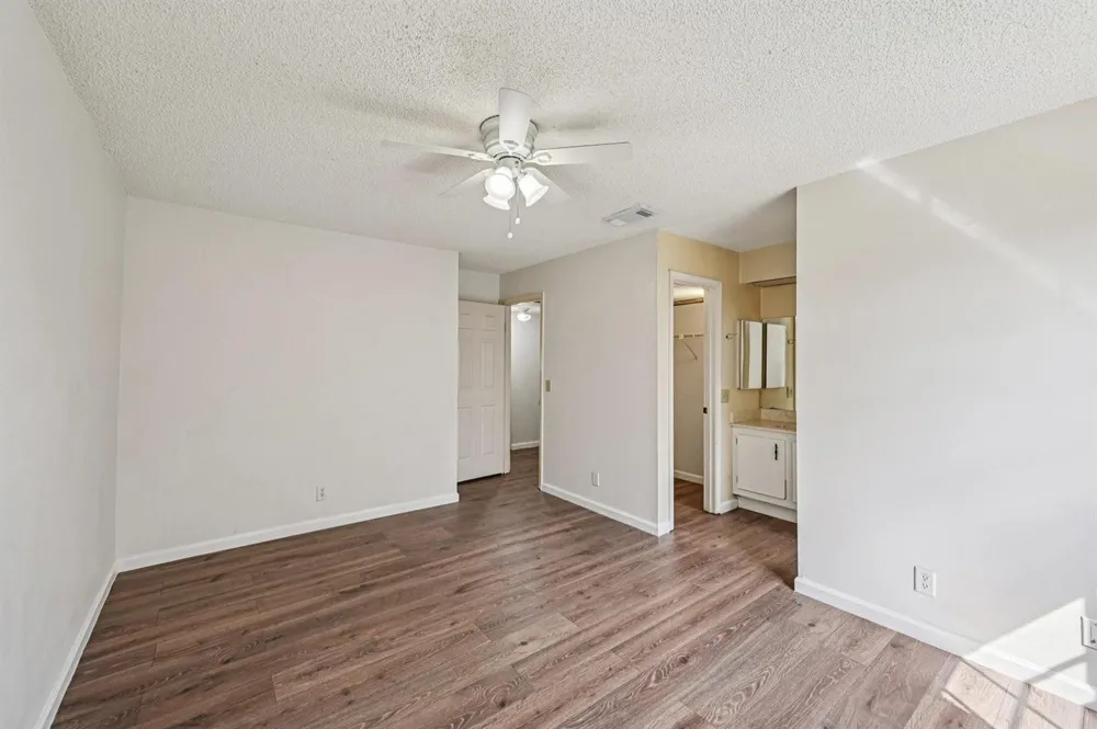 4682 OAK TERRACE DRIVE #4682 