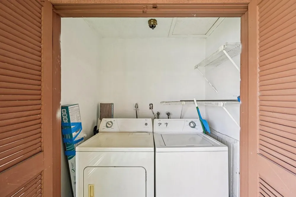 4682 OAK TERRACE DRIVE #4682 