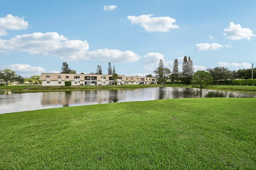 4682 OAK TERRACE DRIVE #4682 