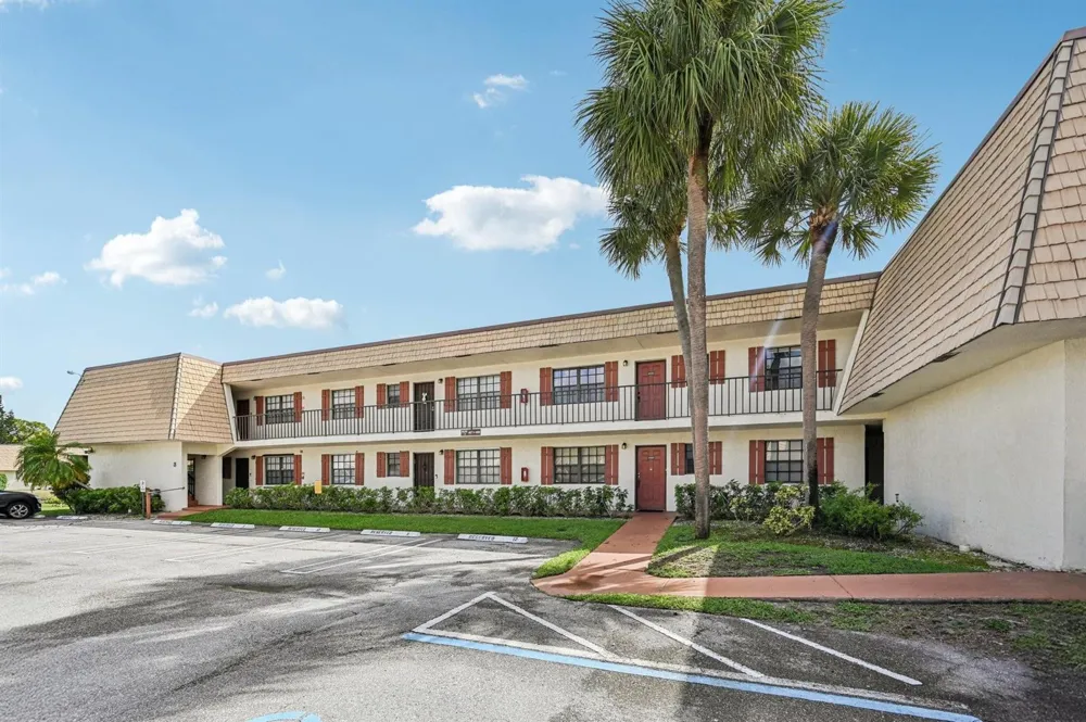 4682 OAK TERRACE DRIVE #4682 