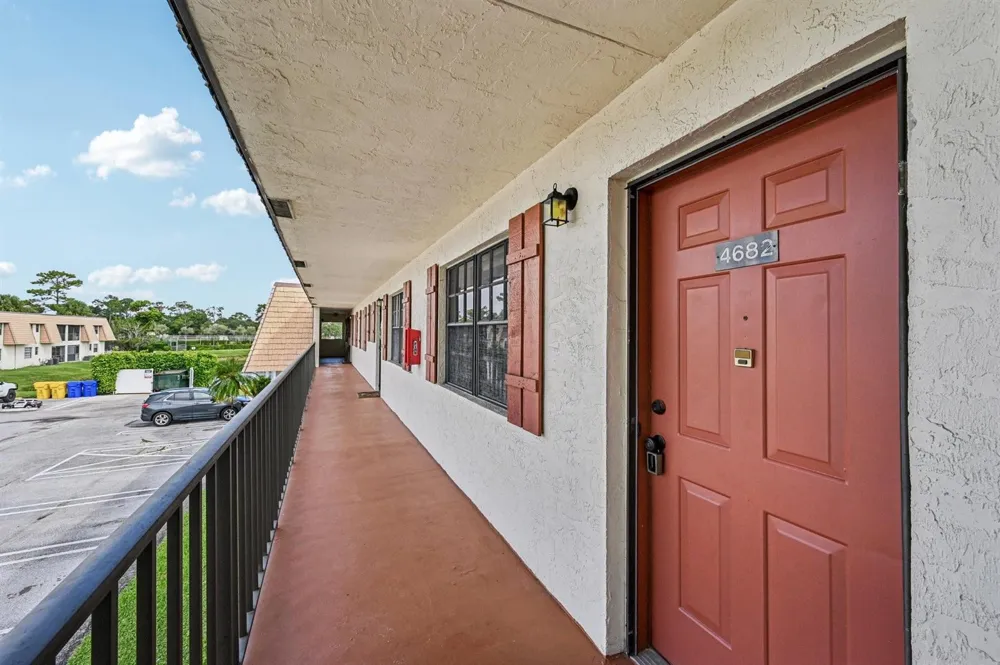 4682 OAK TERRACE DRIVE #4682 