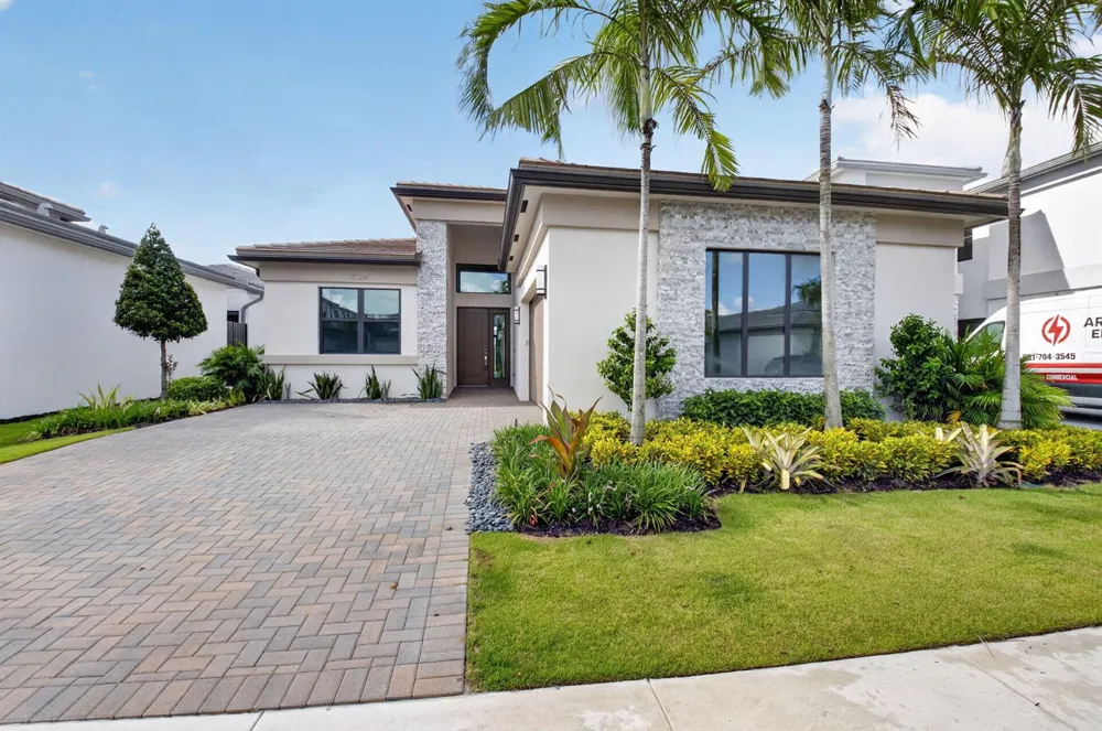 9724 JUNIPER BAY AVENUE Boca Raton, FL 33434