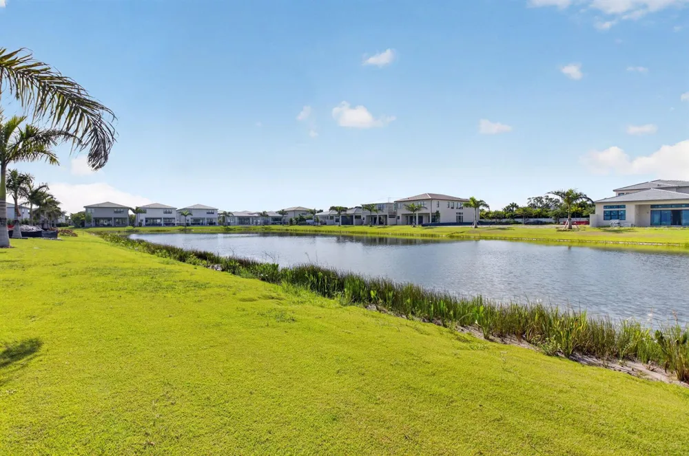 9724 JUNIPER BAY AVENUE Boca Raton, FL 33434