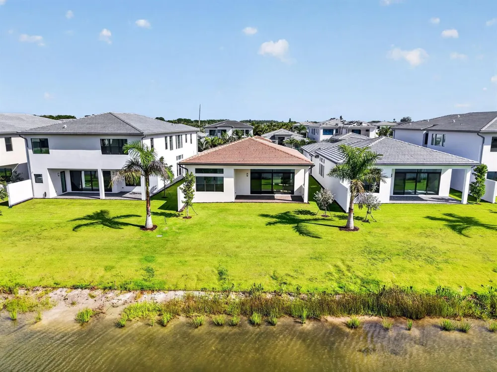 9724 JUNIPER BAY AVENUE Boca Raton, FL 33434
